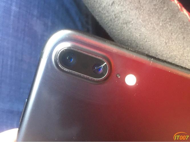 苹果手机拍照有裂痕？iphone7后摄像头有裂纹