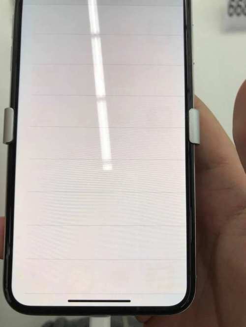iphone手机屏幕亮不显示但有响声？iphone6s异响